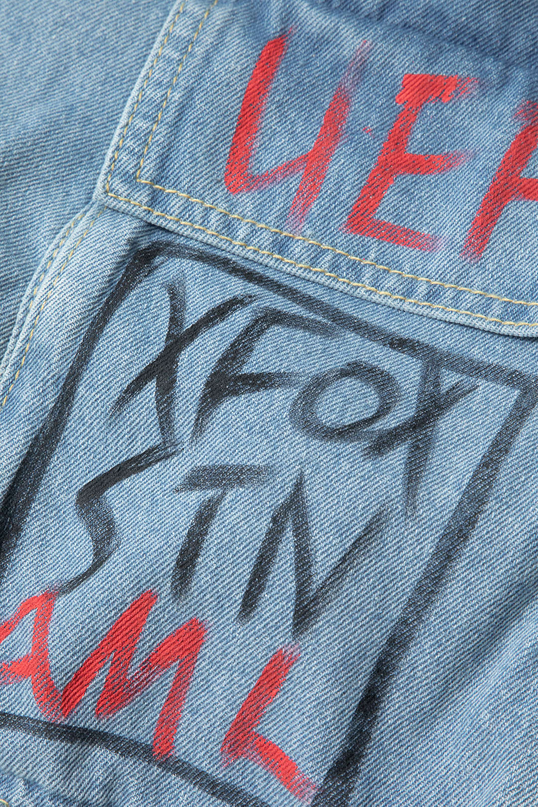 Graffiti Kapaklı Cepli Denim Mini Etek